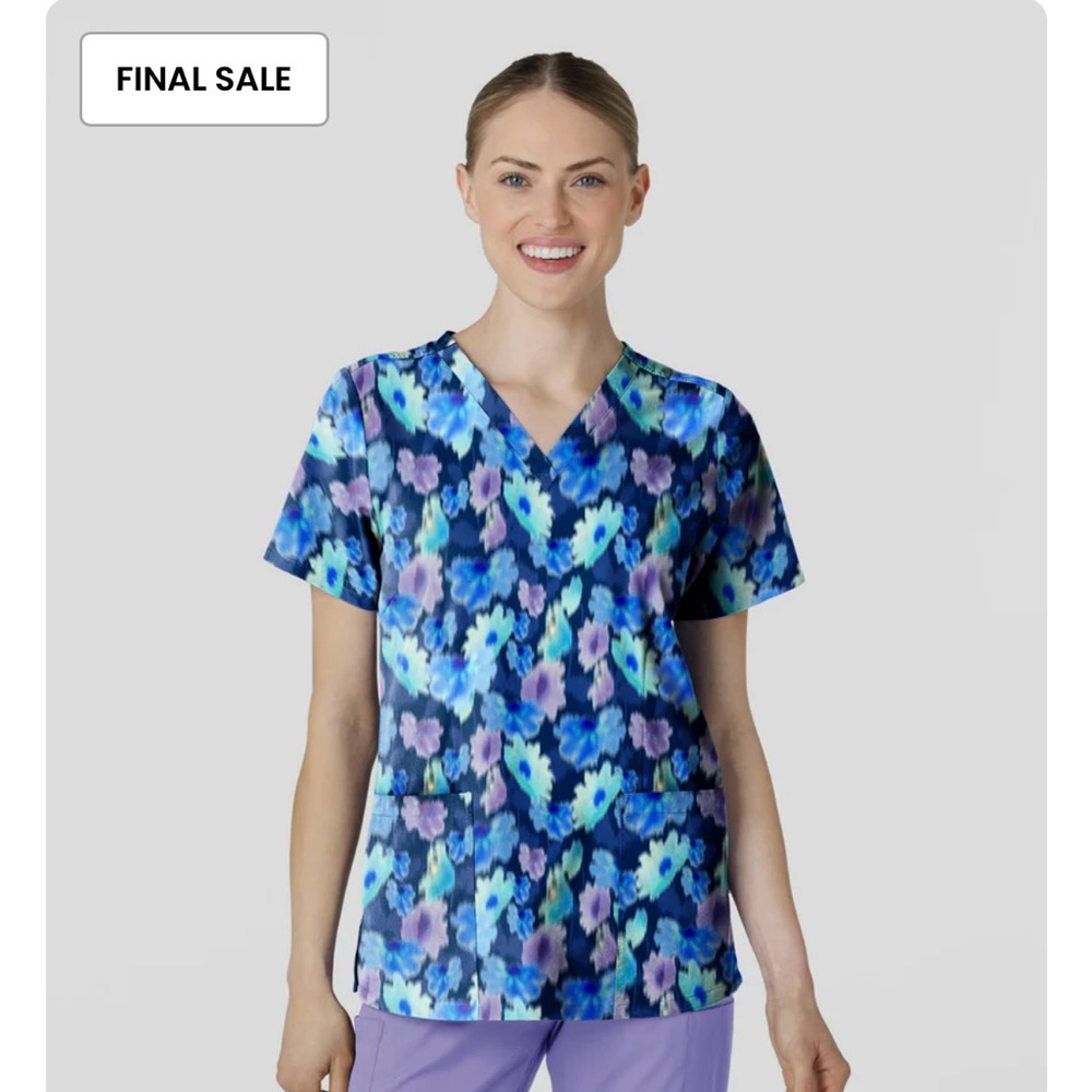 WonderWink Blue Floral Short Sleeve Top
